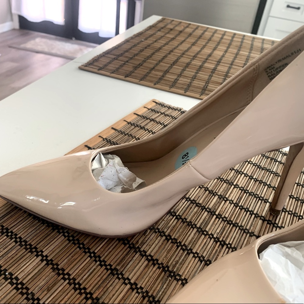 Women heels size 8 1/2